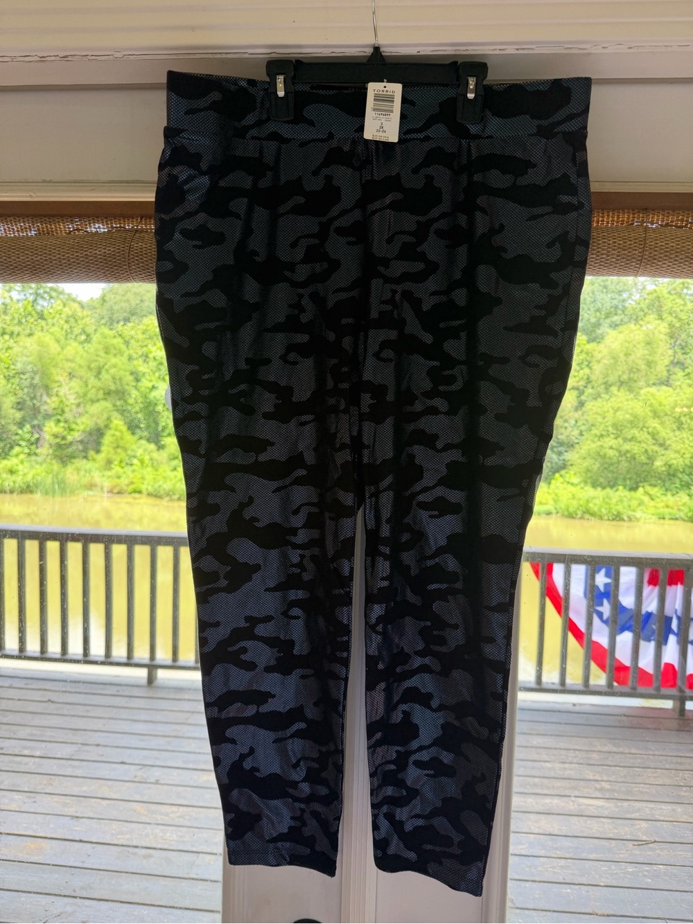 Women’s PLUS 3x Black & Gray REFLECTIVE Leggings